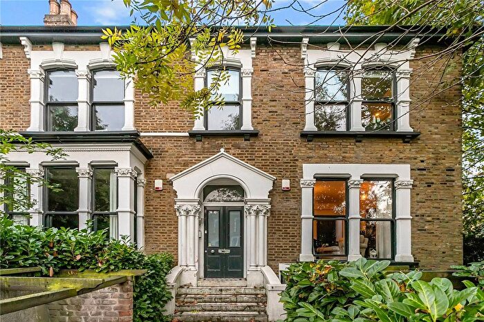 3 Bedroom Flat To Rent In Evering Road, London, E5