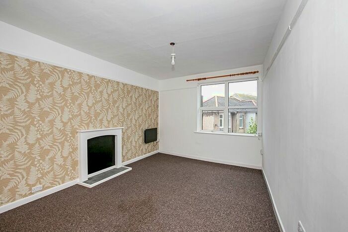 2 Bedroom Flat To Rent In Cross Street, Camborne, Cornwall, TR14