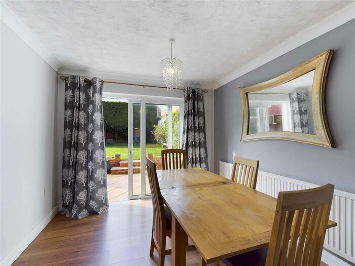 4 Bedroom Link Detached House For Sale In Burnsall Close, Worcester WR4