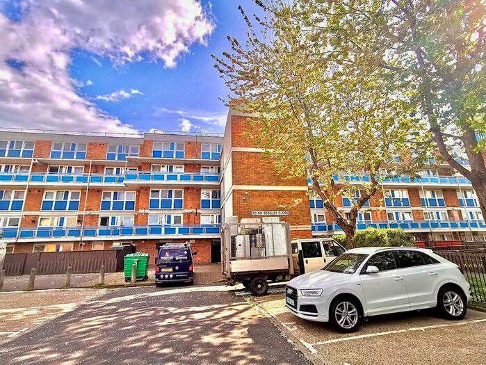 4 Bedroom Flat To Rent In Sedgley Close, Southsea, PO5