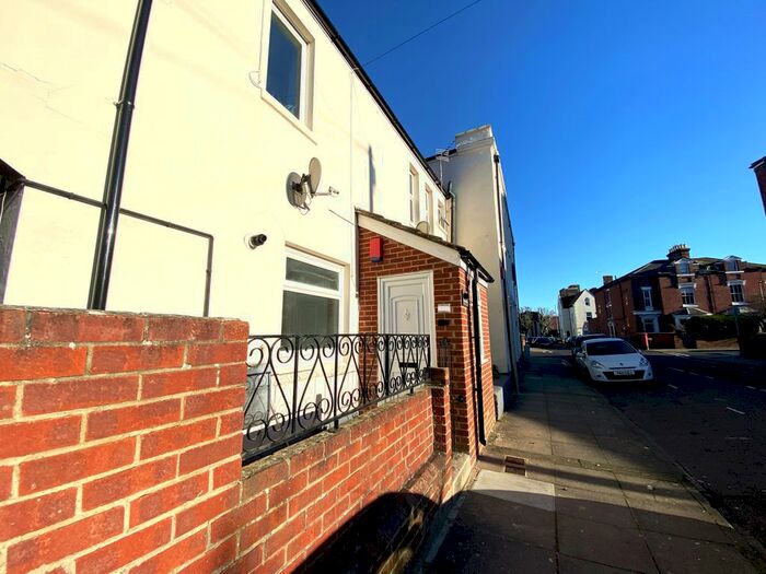 1 Bedroom Flat For Sale In St. Andrews Road, Southsea, PO5