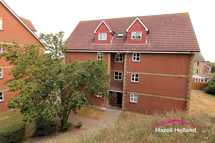2 Bedroom Flat For Sale In Canada Road, Slade Green, DA8