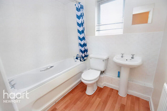 2 Bedroom Apartment To Rent In Golden Mile View, Newport, NP20