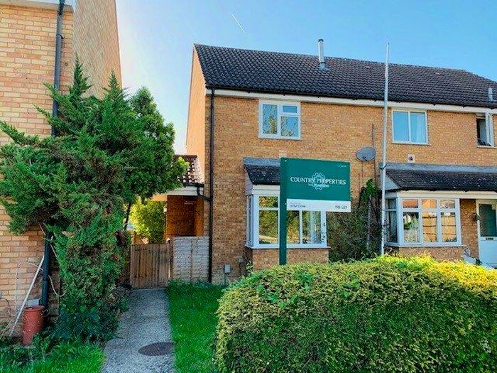 2 Bedroom Cluster House To Rent In Windermere Drive, Biggleswade, SG18