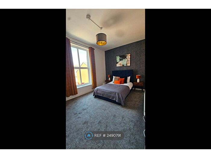 2 Bedroom Flat To Rent In Ashton-Under-Lyne, Ashton-Under-Lyne, OL6