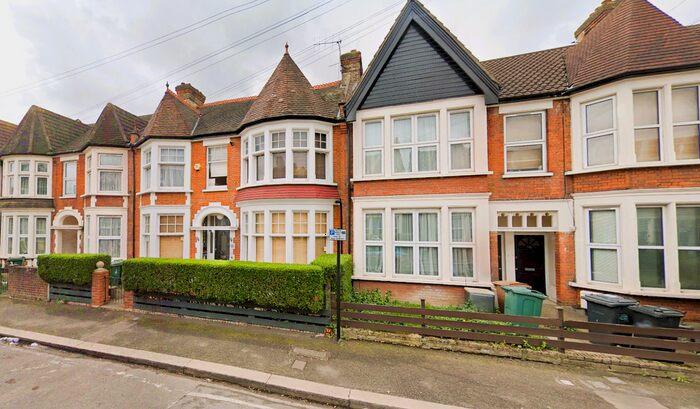 Studio To Rent In Boscombe Avenue, London, E10