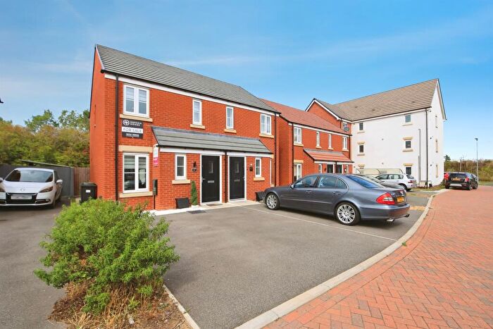 2 Bedroom Semi-Detached House For Sale In Wilton Avenue, Hampton Gardens, Peterborough, PE7