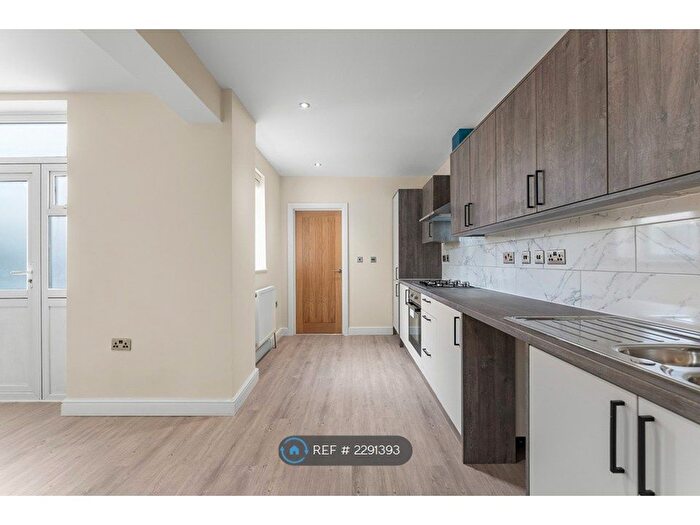 4 Bedroom Terraced House To Rent In Southfields Avenue, Peterborough, PE2