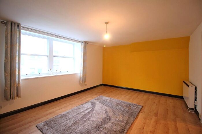Apartment To Rent In Montague Court, Montague Hill South, Bristol, BS2