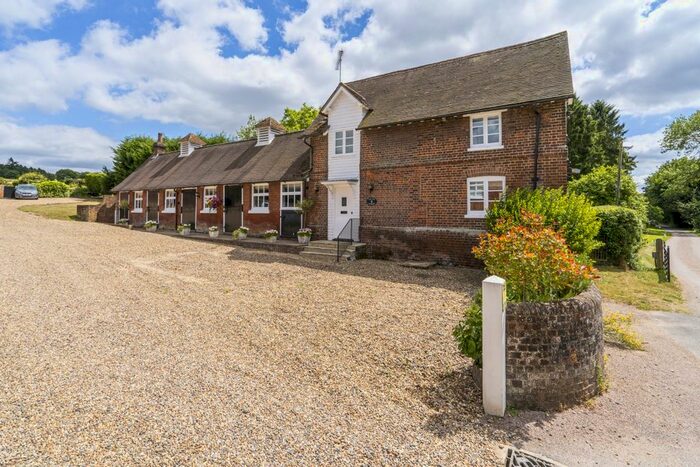 3 Bedroom Barn Conversion To Rent In Redbourn Road, St.Albans, AL3
