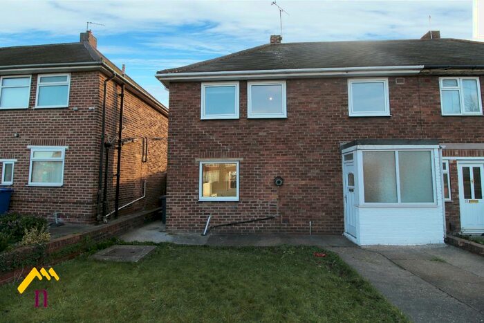3 Bedroom Semi-Detached House To Rent In Greenfield Lane, Balby, Doncaster, DN4
