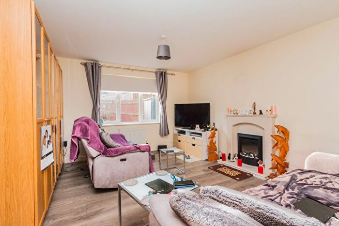 3 Bedroom Detached House For Sale In Harrington Road, Irthlingborough, NN9