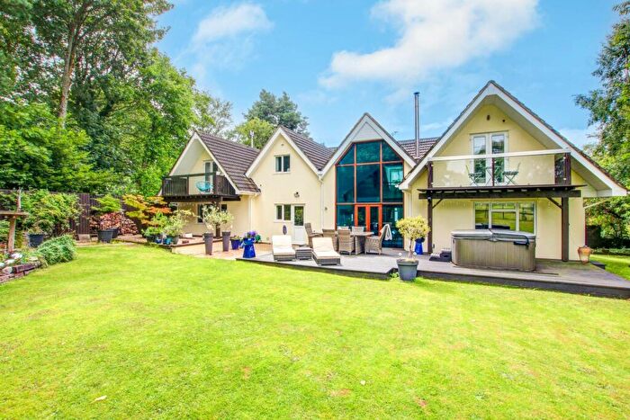 6 Bedroom Detached House For Sale In Bushes Road, Stourpaine, DT11