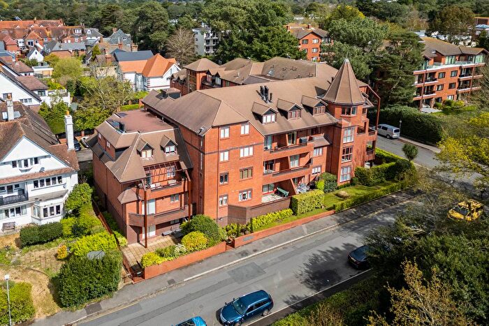3 Bedroom Flat To Rent In Riviera Court, The Esplanade, Canford Cliffs, BH13