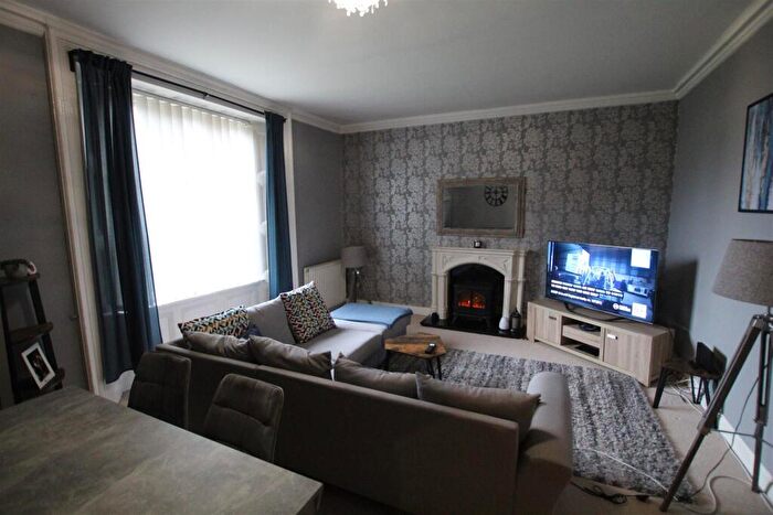 2 Bedroom Flat To Rent In The Avenue, Washington, NE38