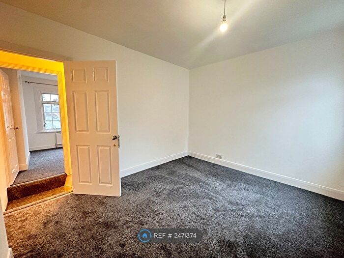 3 Bedroom Terraced House To Rent In Fawcett Road, Croydon, CR0