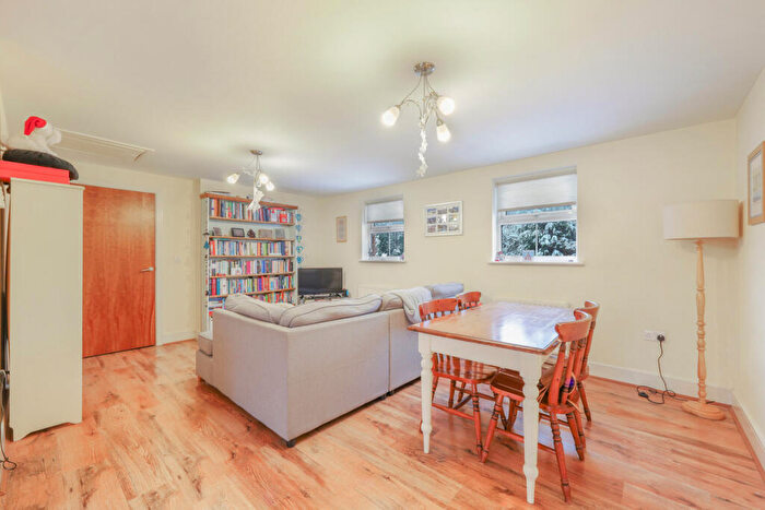 2 Bedroom Flat For Sale In Berwick Lodge, Reigate, RH2