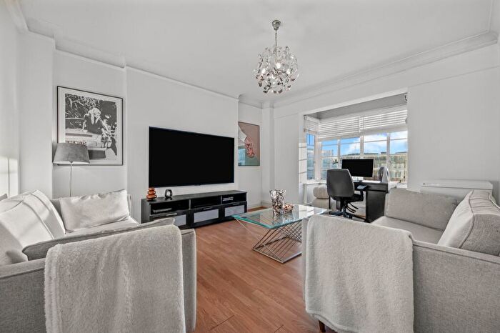 1 Bedroom Flat To Rent In Rossmore Court, Park Road, London, NW1