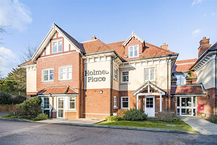 2 Bedroom Flat For Sale In Crowborough Hill, Crowborough, TN6