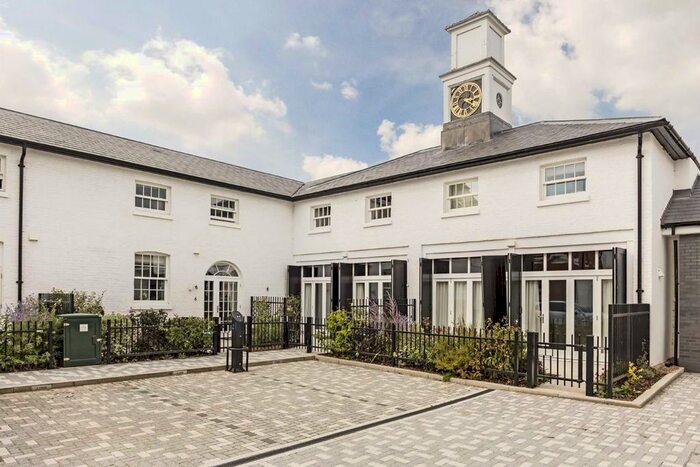 2 Bedroom Property To Rent In Egerton Drive, Isleworth, TW7