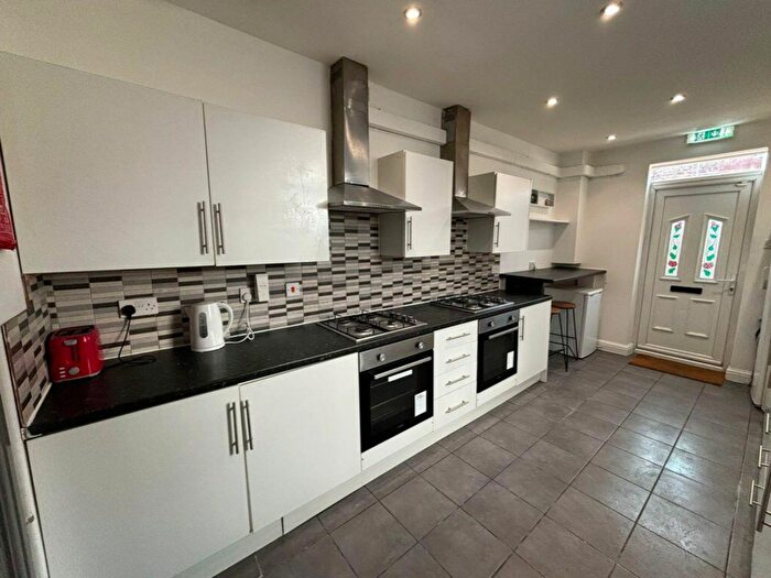 6 Bedroom House To Rent In Lawrence Road, Liverpool, Merseyside, L15
