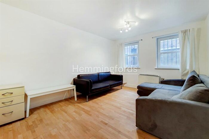 2 Bedroom Apartment To Rent In Nazrul Street, Shoreditch, E2