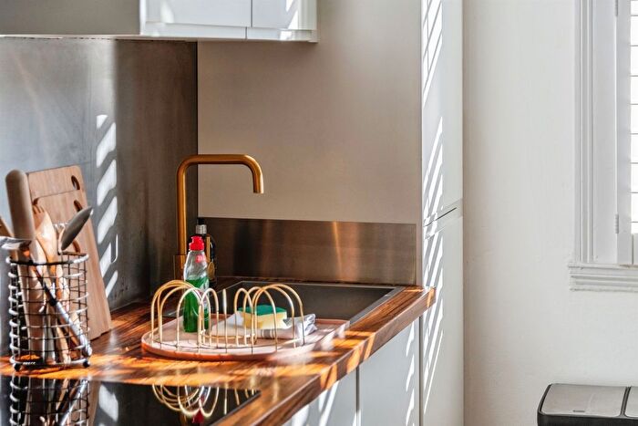 1 Bedroom Flat For Sale In Belvedere, Bath, BA1