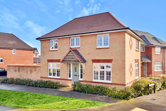 3 Bedroom Detached House For Sale In Kemsley Drive, Leighton Buzzard, LU7