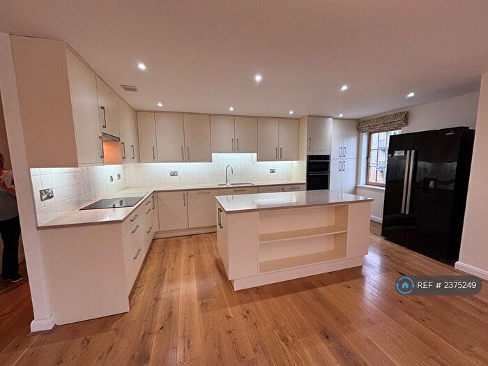 2 Bedroom Flat To Rent In Waters Edge, Portishead, Bristol, BS20