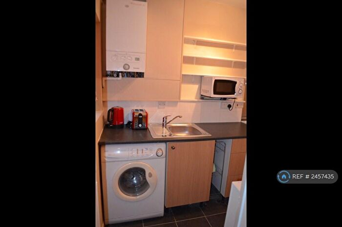 1 Bedroom Flat To Rent In Off Swindon Road, Swindon, SN1