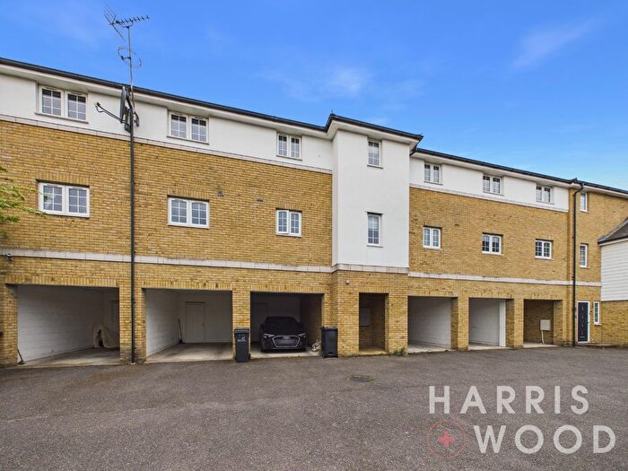 3 Bedroom Flat For Sale In Bantock Way, Witham, Essex, CM8