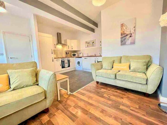 2 Bedroom Flat To Rent In - Half Edge Lane, Eccles, Manchester, M30