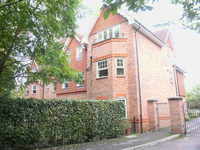 2 Bedroom Flat To Rent In Ashley Road, Walton-On-Thames, KT12