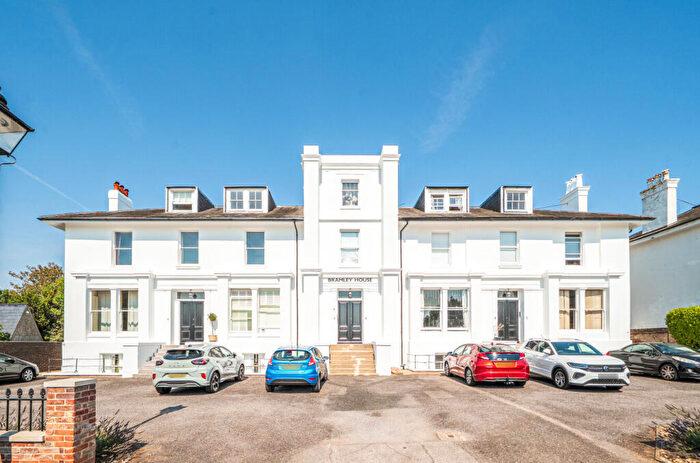 1 Bedroom Flat For Sale In Crescent Road, Gosport, Hampshire, PO12