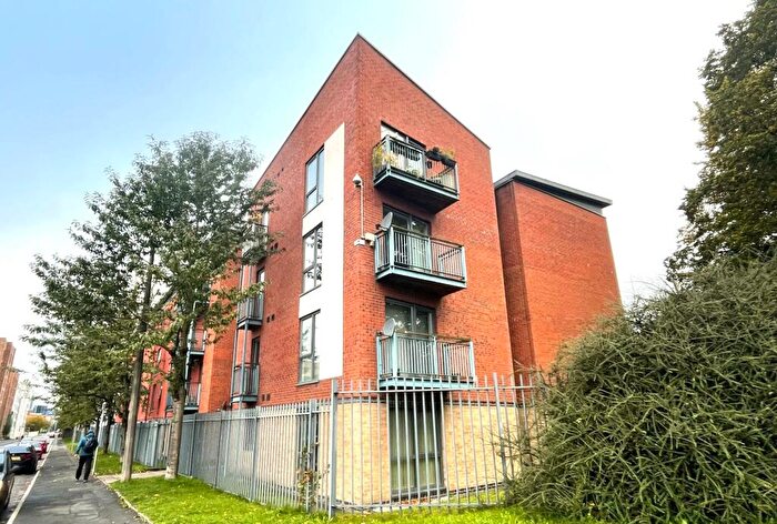 2 Bedroom Flat To Rent In Ordsall Lane, Salford, M5