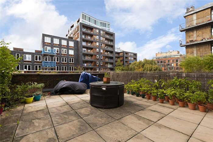 2 Bedroom Apartment To Rent In Wenlock Road, London, N1