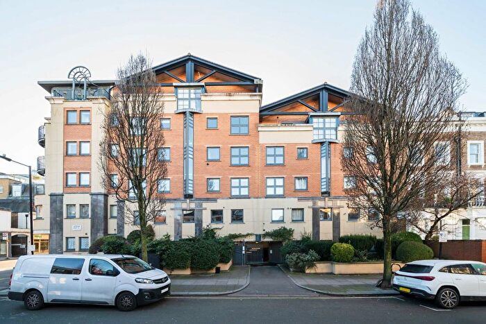 2 Bedroom Flat To Rent In Artesian Road, London, W2