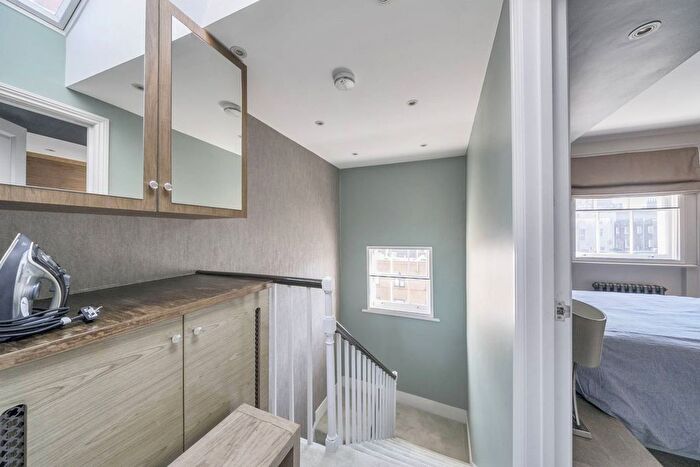 3 Bedroom Flat To Rent In Upper Montagu Street, Marylebone, London, W1H