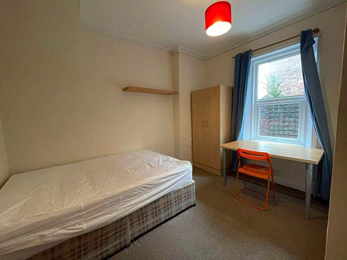 3 Bedroom Flat To Rent In Shortridge Terrace, Jesmond, Newcastle Upon Tyne, NE2