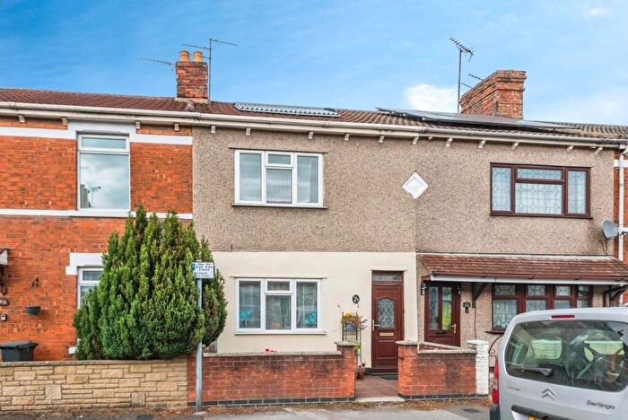 3 Bedroom Terraced House For Sale In Ferndale Road, Swindon, Wiltshire, SN2