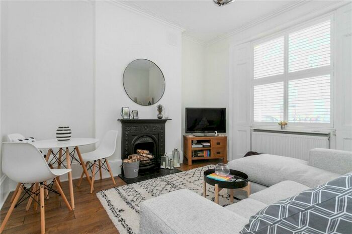 1 Bedroom Apartment To Rent In Hemingford Road, London, N1