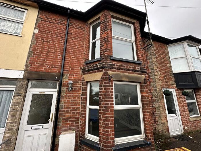 3 Bedroom Terraced House To Rent In A Victoria Road, NR33