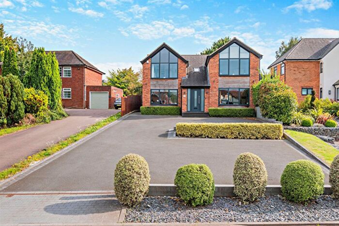 4 Bedroom Detached House For Sale In Pinfold Hill, Shenstone, Lichfield, WS14