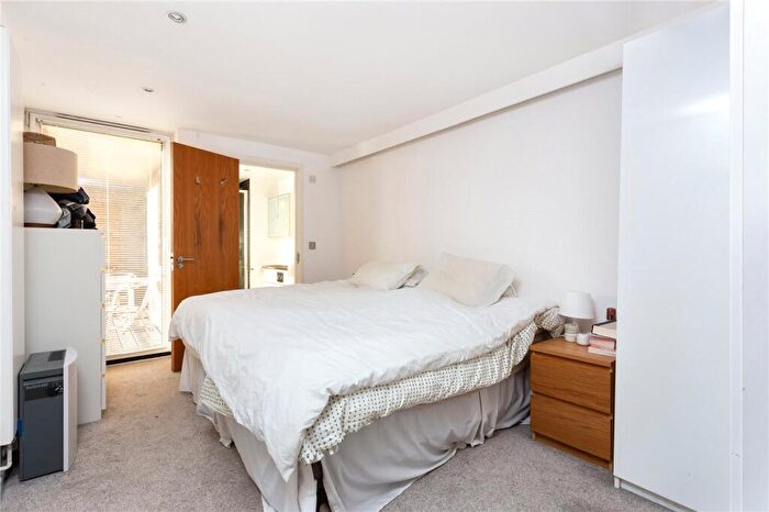 2 Bedroom Apartment To Rent In Bacon Street, London, E2
