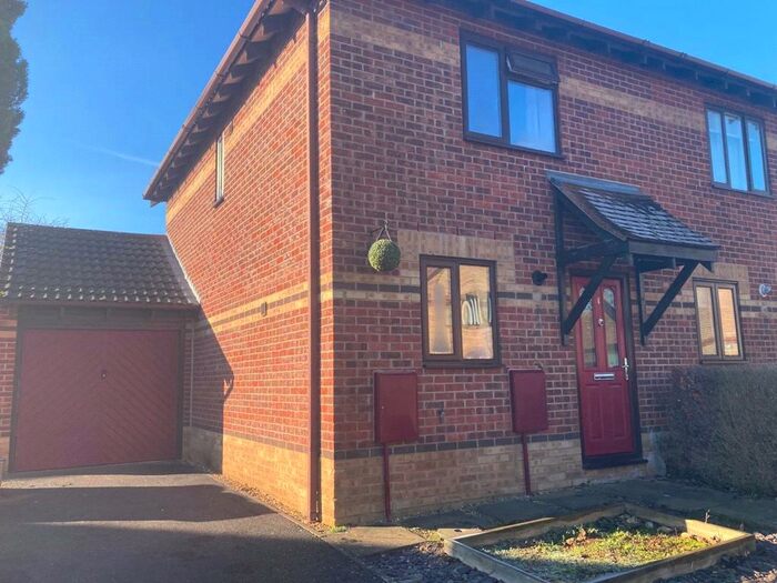 2 Bedroom Semi-Detached House To Rent In Tamarisk Gardens, Bicester, Oxfordshire, OX26