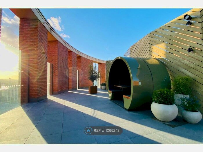 2 Bedroom Flat To Rent In Candle House, Leeds, LS1