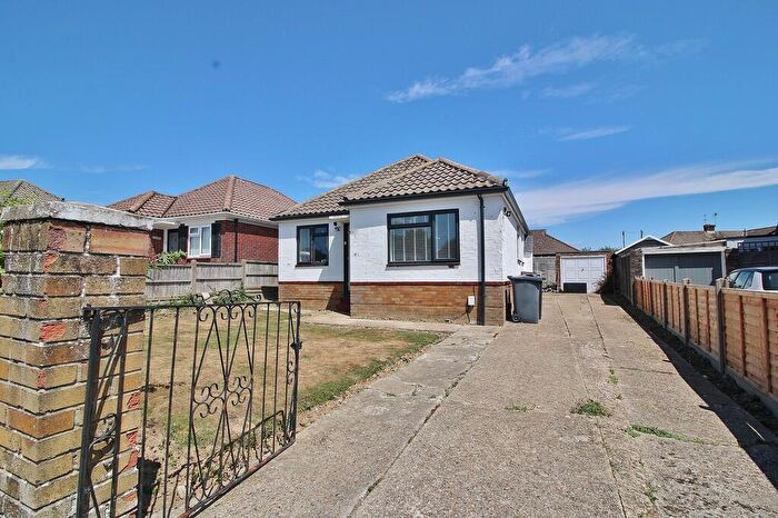 3 Bedroom Detached Bungalow For Sale In Kingsdown Road, Waterlooville, PO7