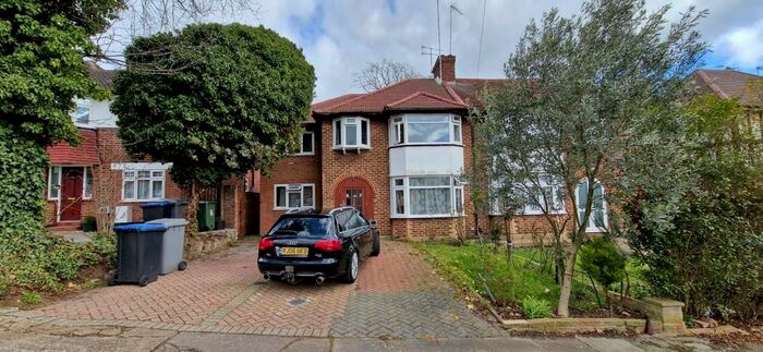 7 Bedroom Semi-Detached House To Rent In Barn Way, Wembley, HA9