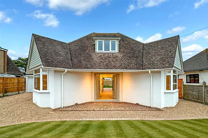 4 Bedroom Bungalow For Sale In Cudlow Avenue, Rustington, Littlehampton, West Sussex, BN16