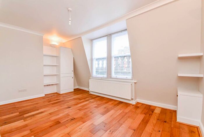 1 Bedroom Flat To Rent In Electric Avenue, Brixton, London, SW9